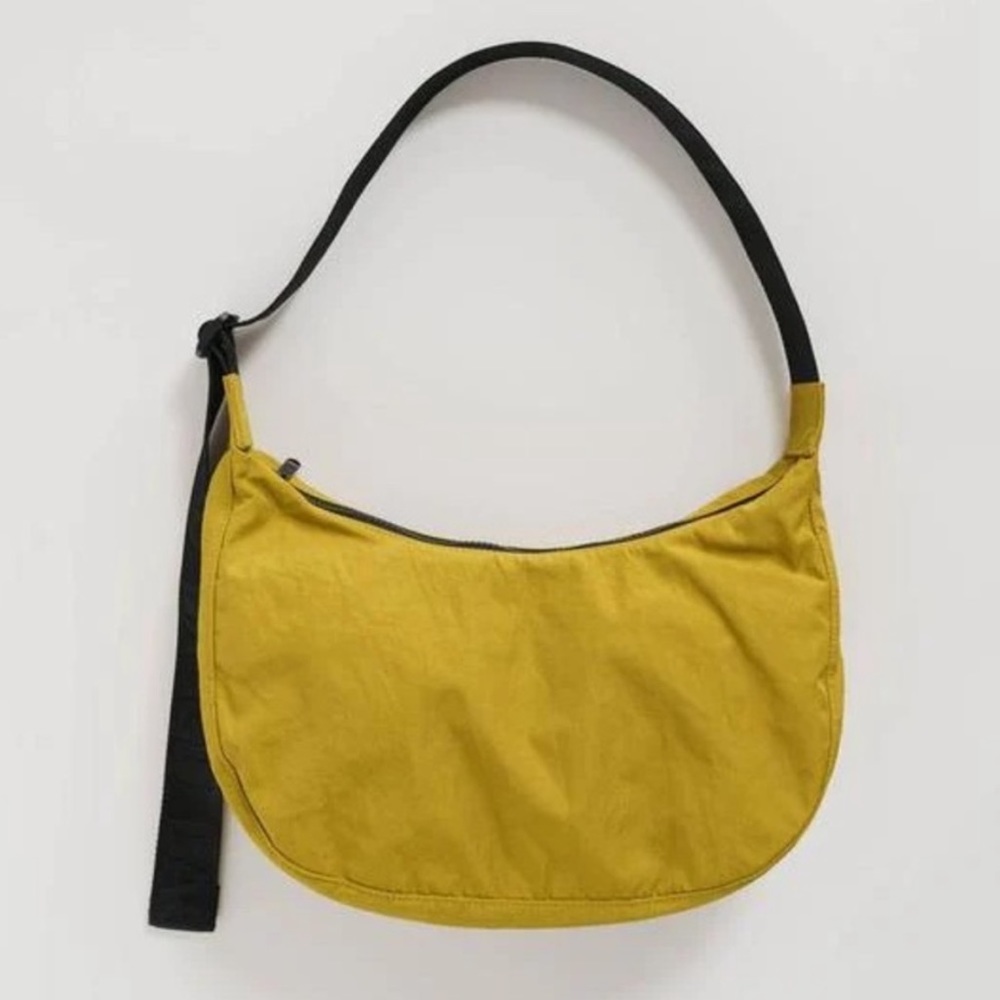 Baggu Medium Crescent Bag in Lentil